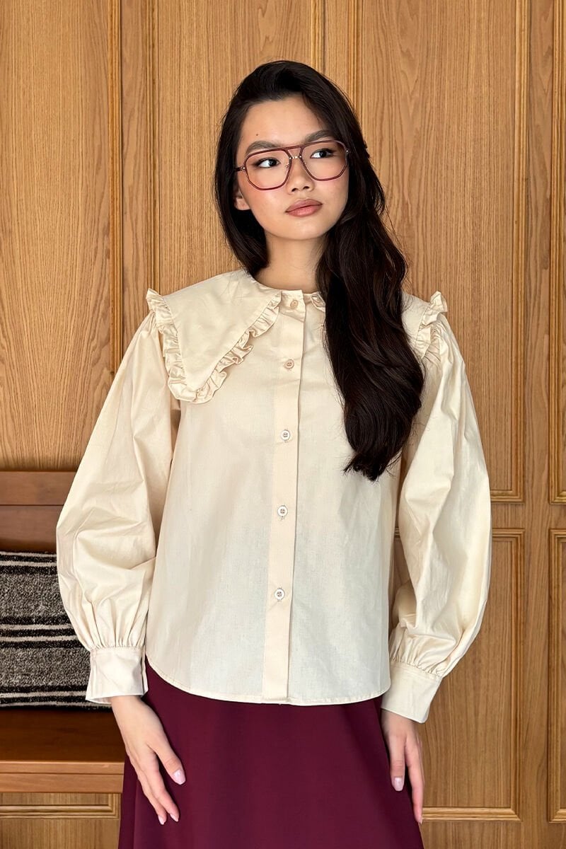 Krem Yakası Fırfırlı Crop Gömlek