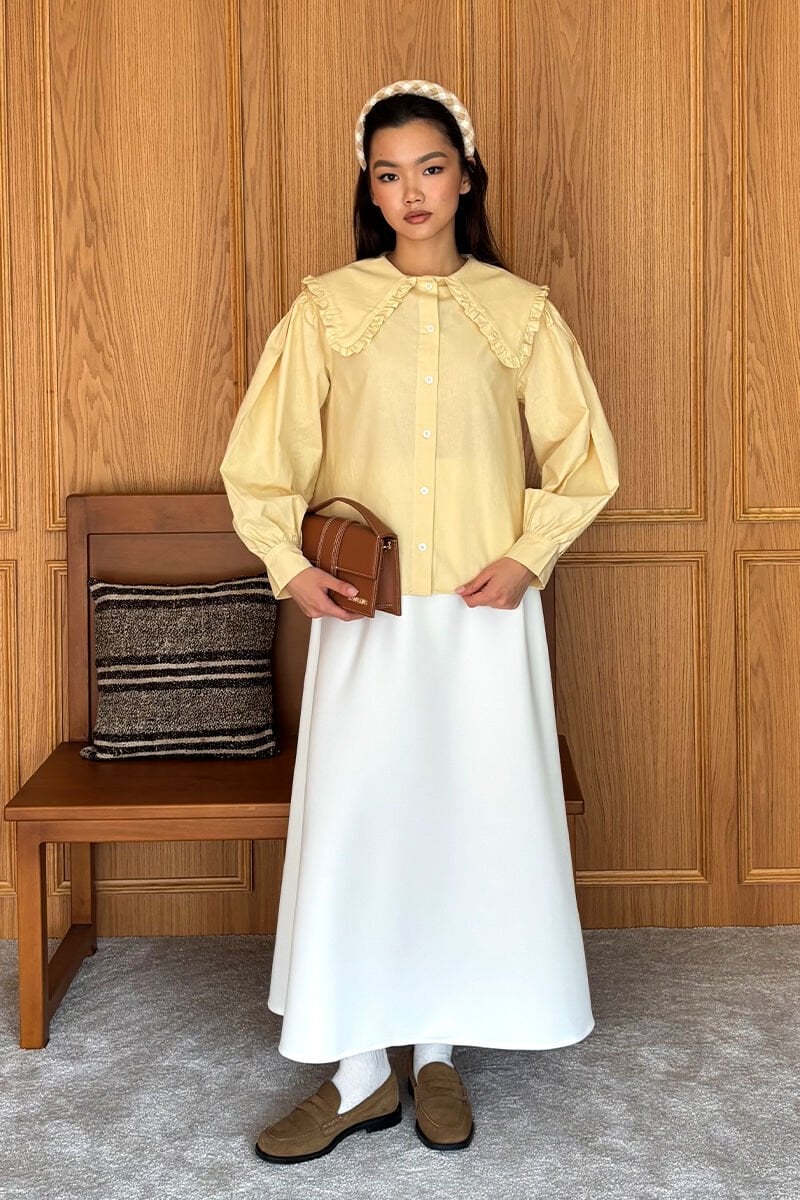 Tereyağ Sarısı Yakası Fırfırlı Crop Gömlek & Ekru Scuba Etek Takım