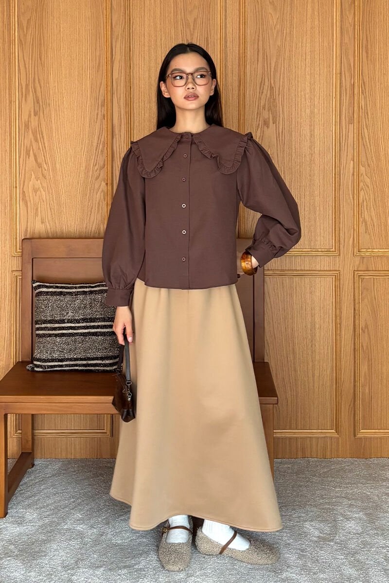 Acı Kahve Yakası Fırfırlı Crop Gömlek & Karamel Scuba Etek Takım