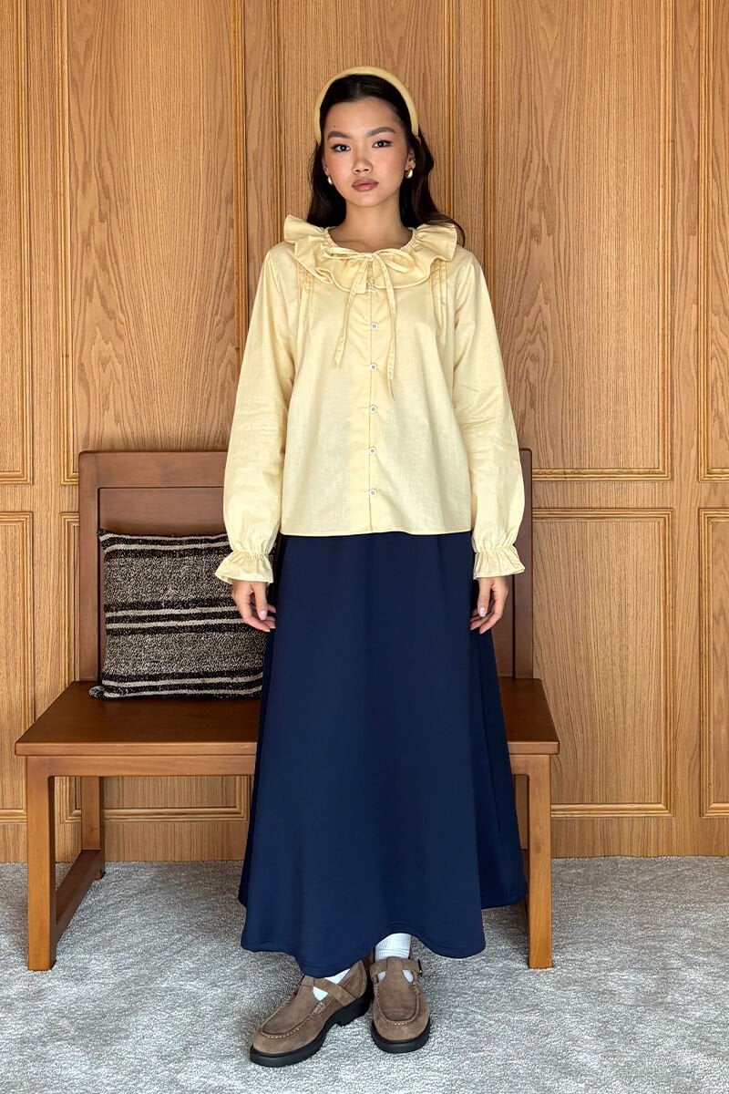 Tereyağ Sarısı Bebe Yaka Fiyonklu Gömlek & İndigo Scuba Etek Takım