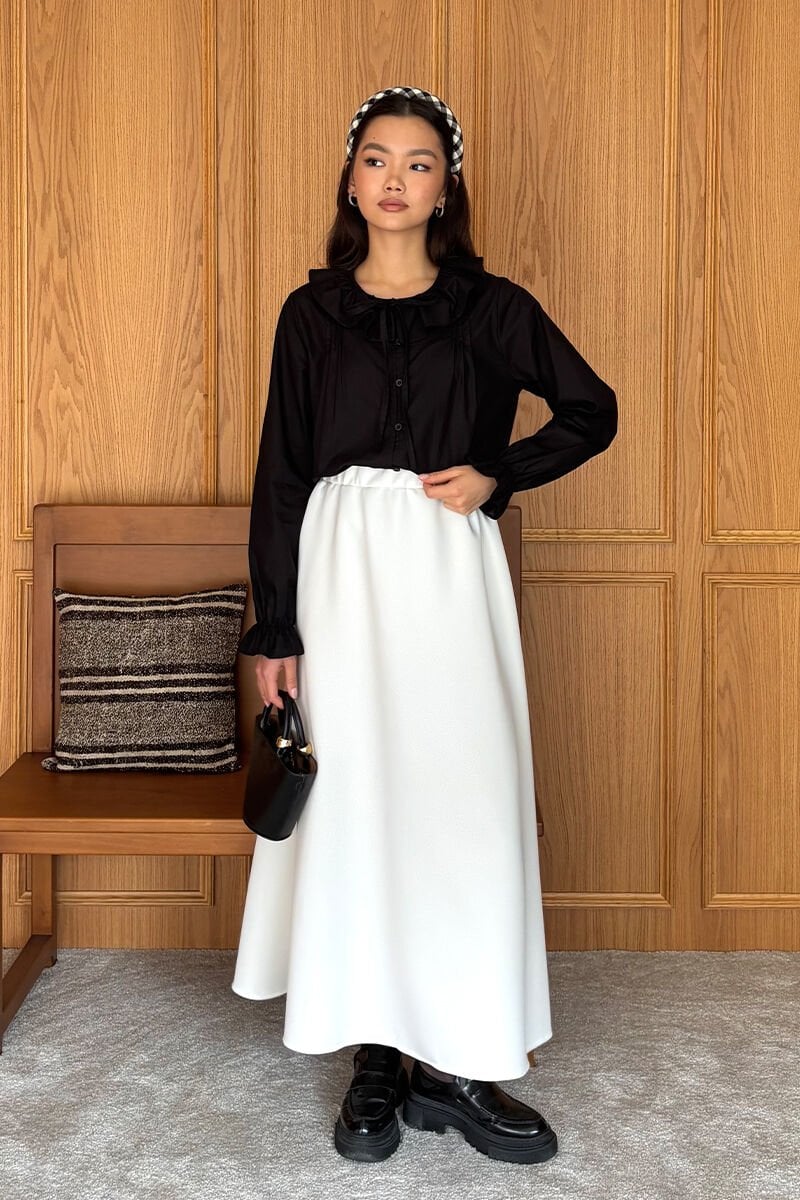 Siyah Bebe Yaka Fiyonklu Gömlek & Ekru Scuba Etek Takım