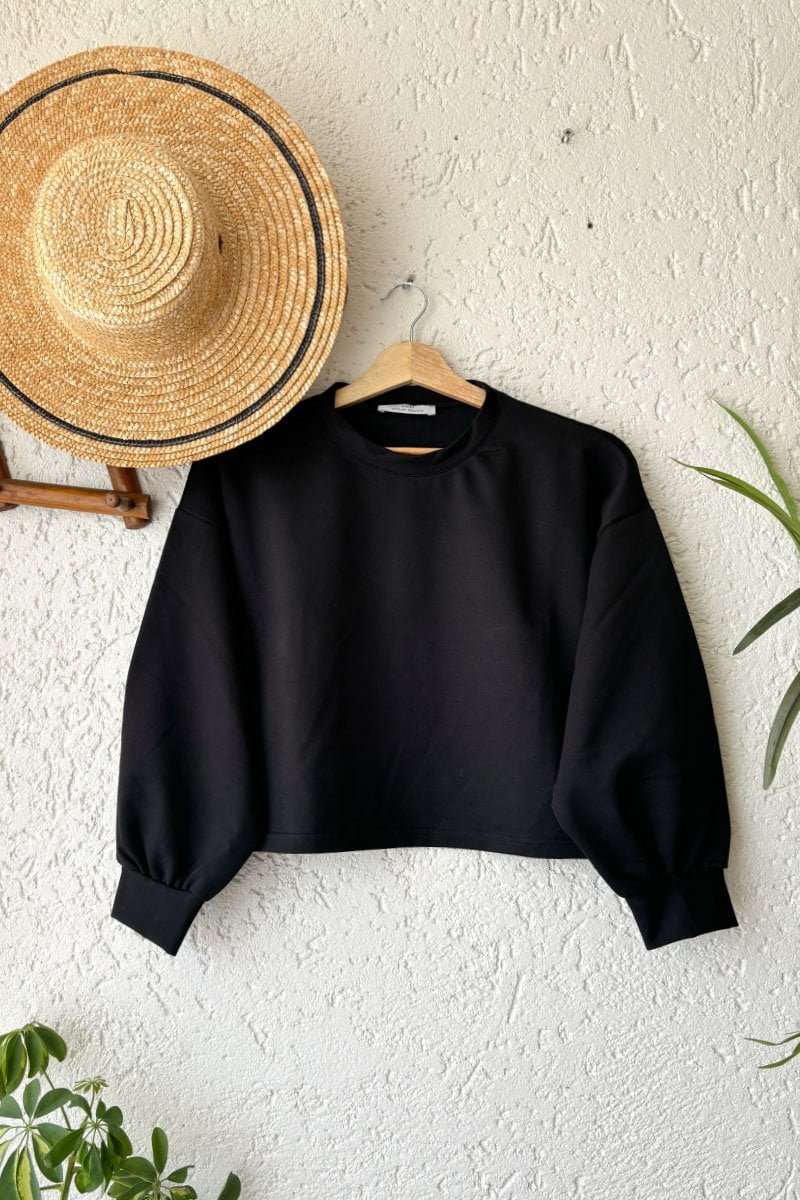 Siyah Crop