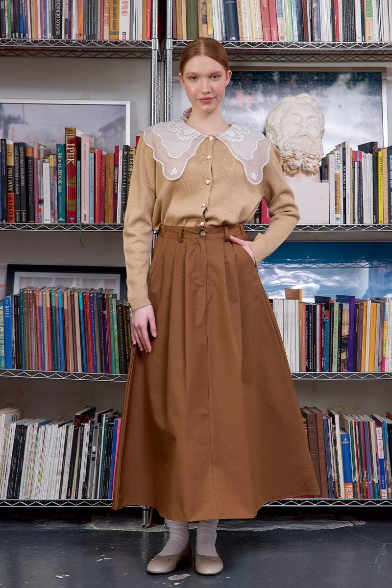 Dantel Yakalı Karamel Triko Hırka