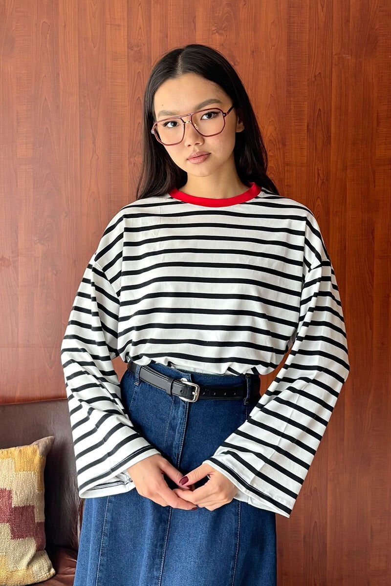 Kırmızı Yaka Siyah Çizgili Body