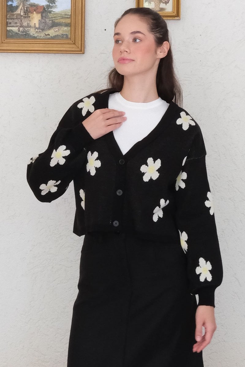 Siyah Papatya Desen Triko Crop Hırka