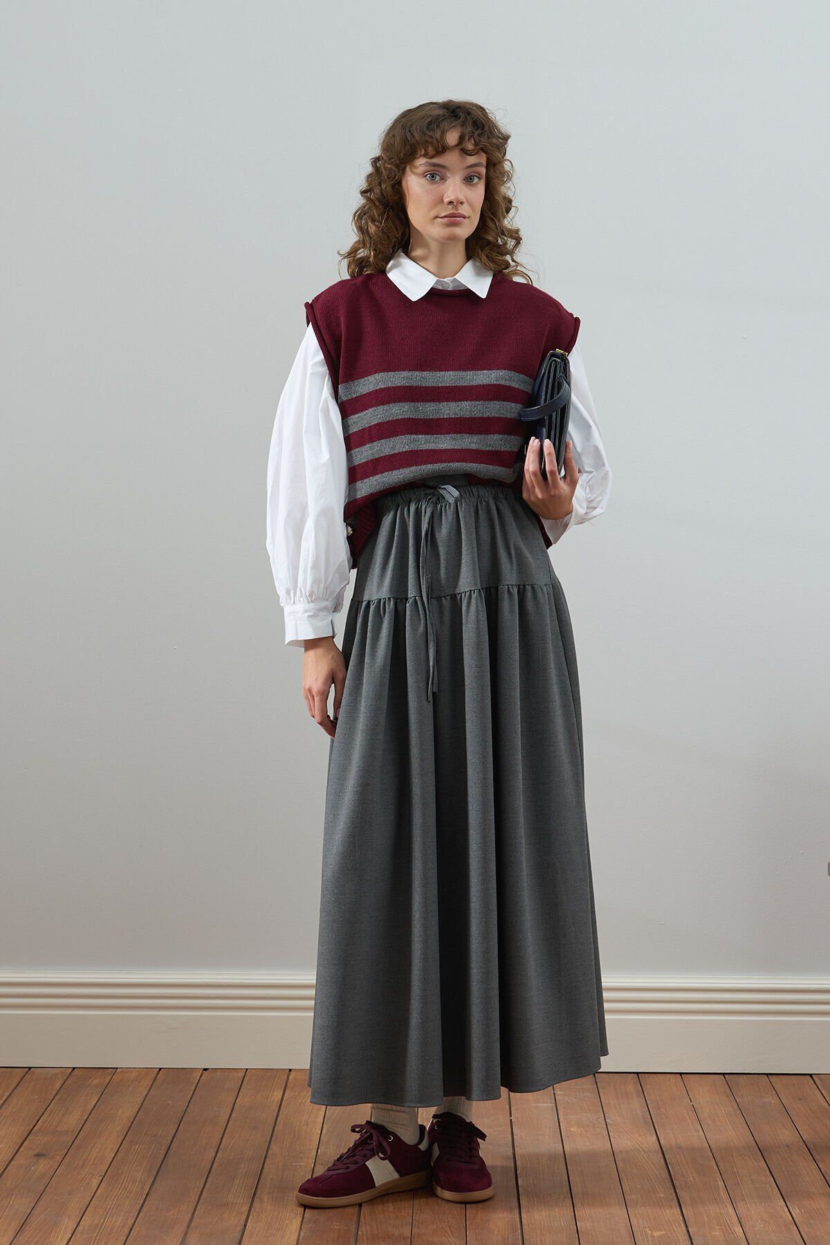 Bordo Çizgi Detaylı Süveter & Antrasit Fırfır Detay Poliviskon Etek Takım