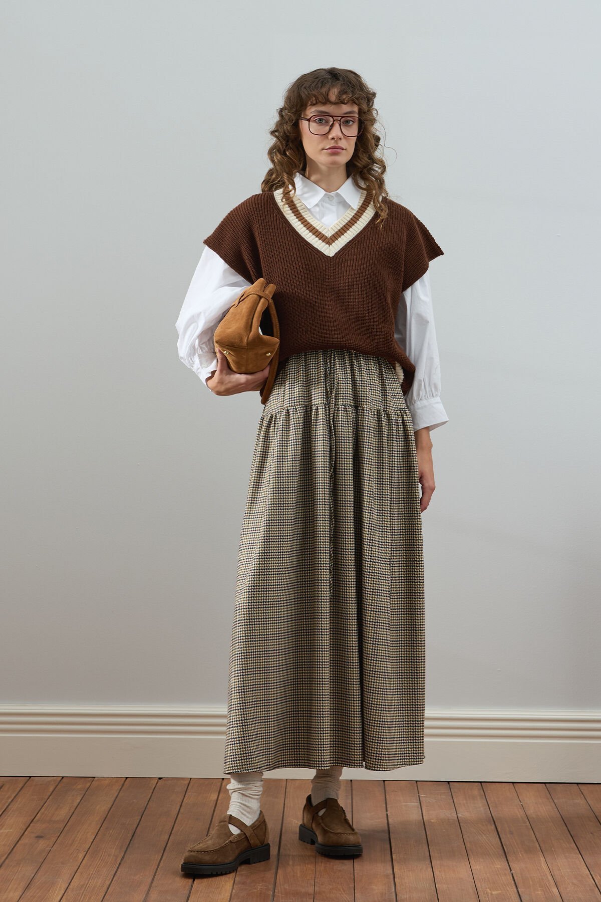 Acı Kahve V Yaka Süveter & Kaz Ayağı Desen Etek Takım