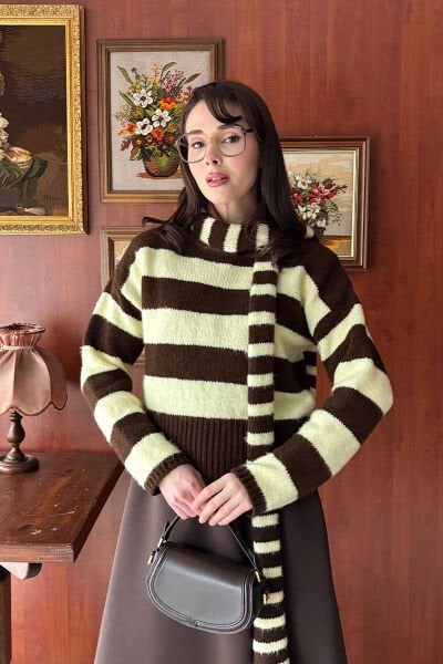 Tereyağ Sarısı Çizgili Atkı Detay Kazak