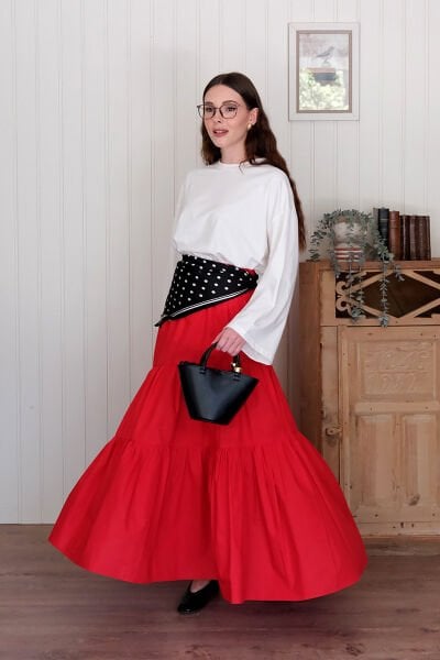 Ekru Body & Kırmızı Çapraz Kat Etek Takım