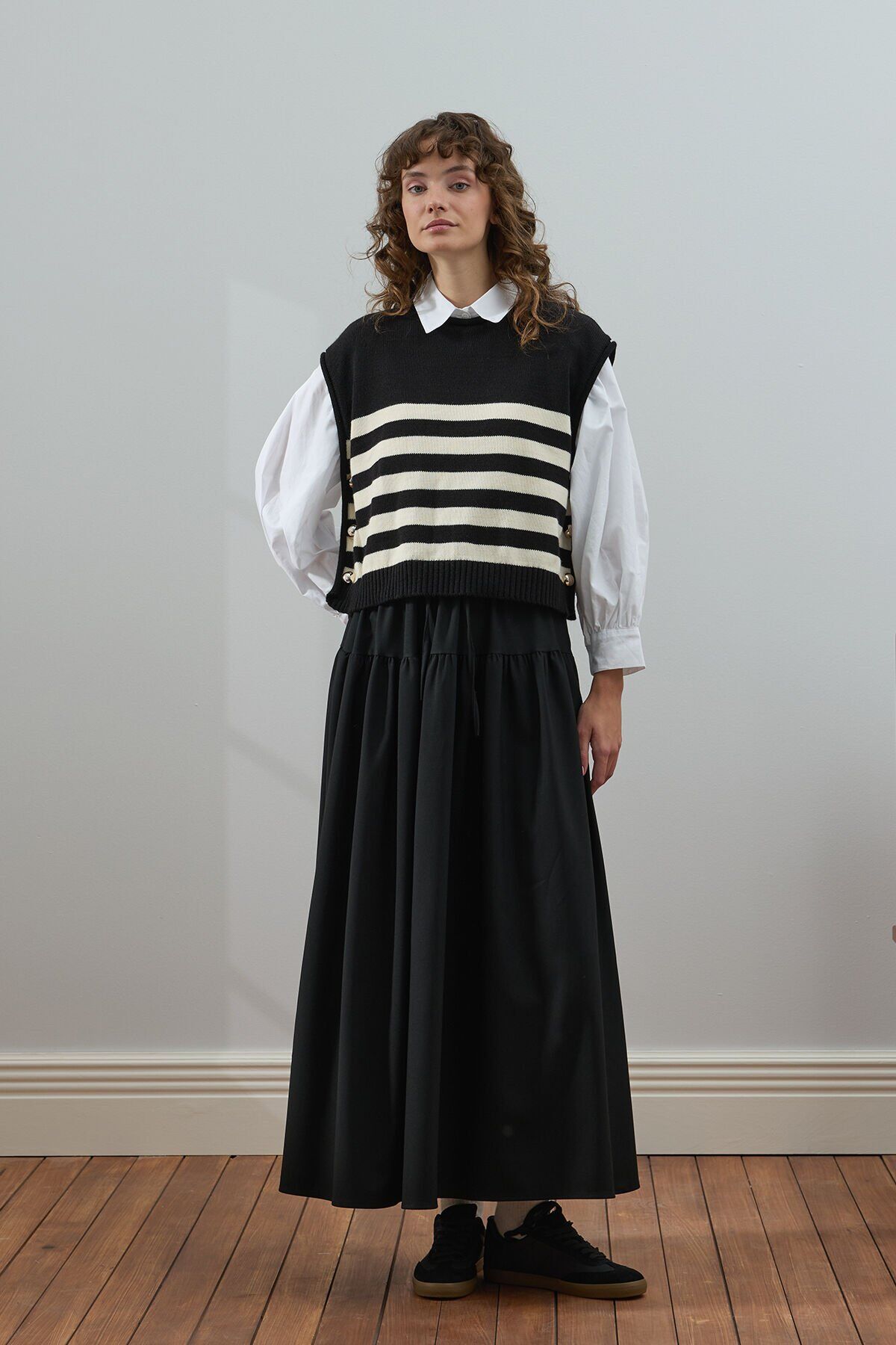 Siyah Fırfır Detay Poliviskon Etek