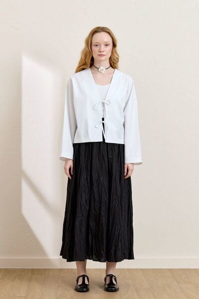 Beyaz 2 Fiyonklu Ceket & Siyah Kraşlı Balon Etek Takım