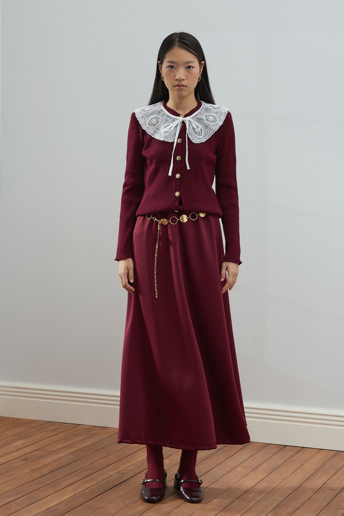 Bordo Beyaz Yakalı Triko Hırka & Bordo Scuba Etek Takım