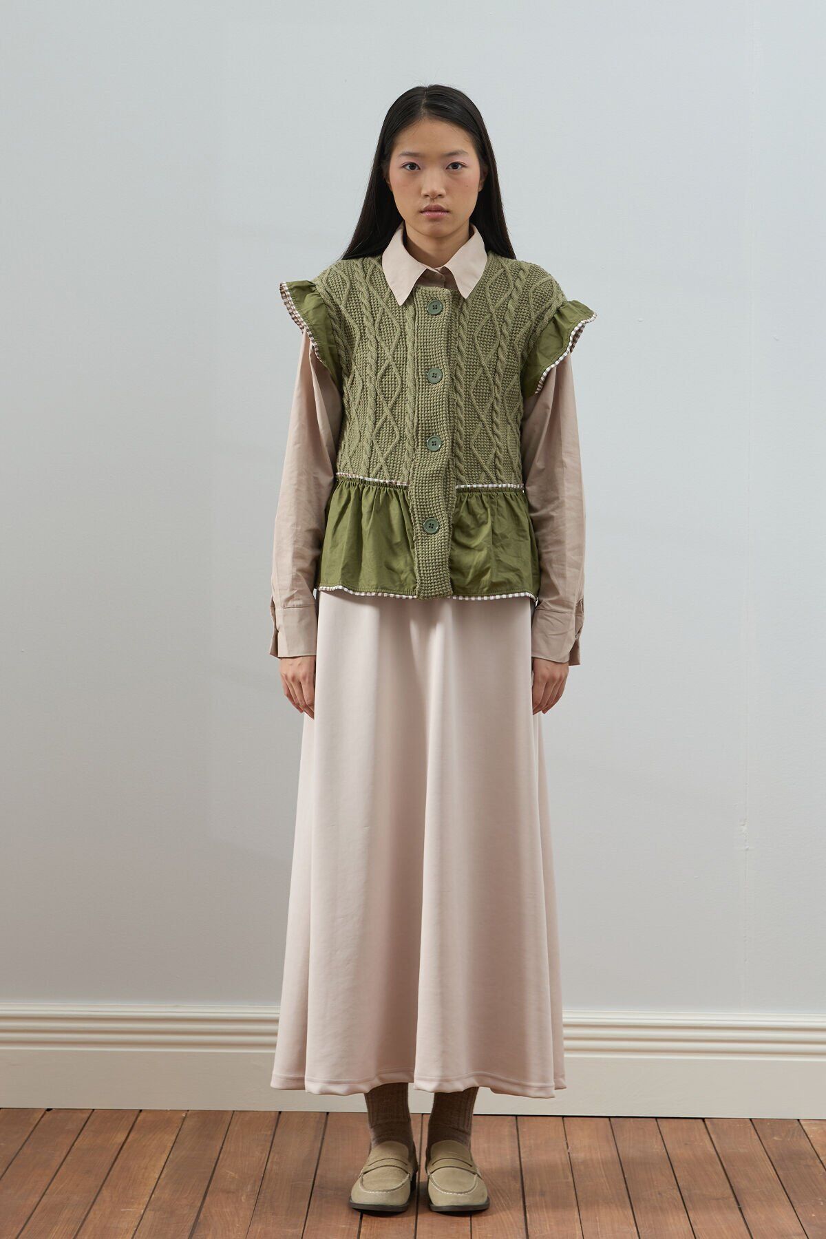 Haki Fırfırlı Triko Yelek & Taş Scuba Etek Takım