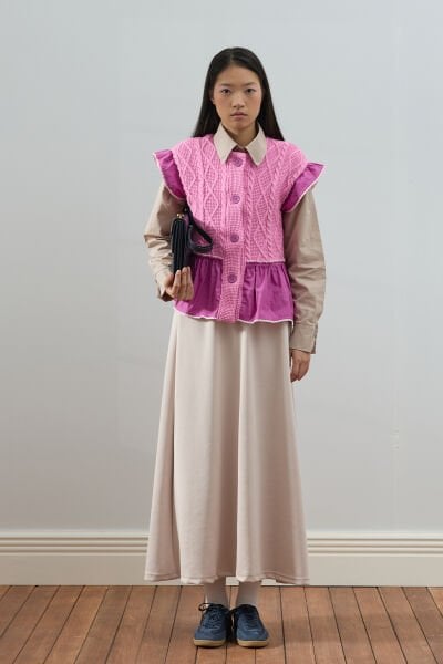 Pembe Fırfırlı Triko Yelek & Taş Scuba Etek Takım