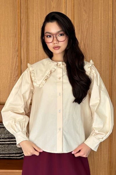 Krem Yakası Fırfırlı Crop Gömlek