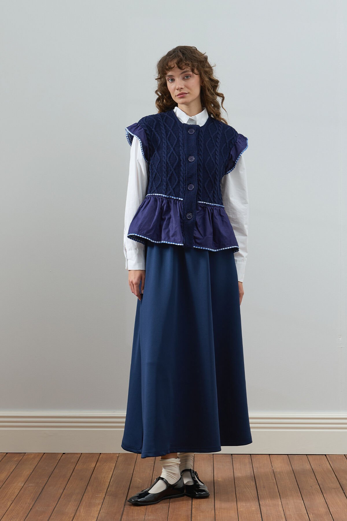 Lacivert Fırfırlı Triko Yelek & İndigo Scuba Etek Takım