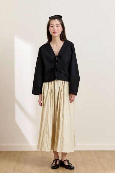 Siyah 2 Fiyonklu Ceket & Krem Kraşlı Balon Etek Takım