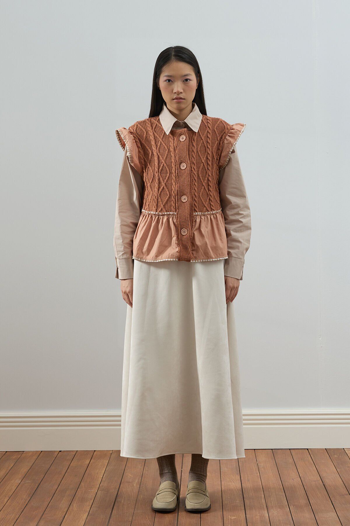 Somon Fırfırlı Triko Yelek & Taş Scuba Etek Takım