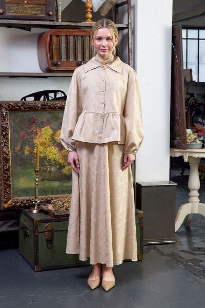 Ekru Jakarlı Gömlek Etek Takım