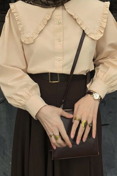 Krem Yakası Fırfırlı Crop Gömlek