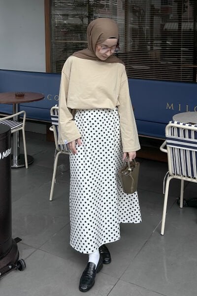 Beyaz Siyah Puantiyeli Keten Kloş Etek