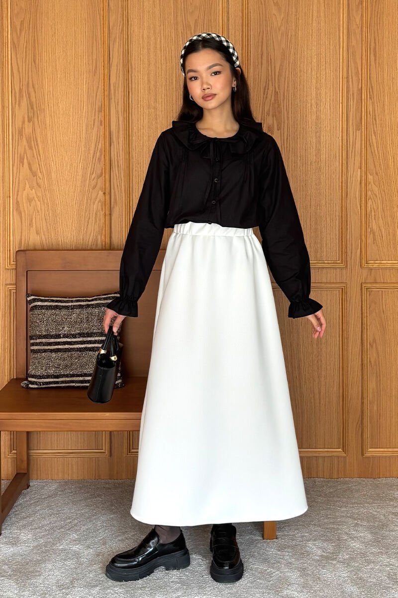 Siyah Bebe Yaka Fiyonklu Gömlek & Ekru Scuba Etek Takım