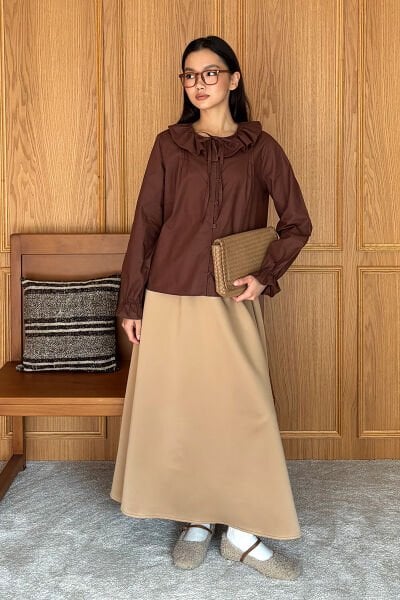 Acı Kahve Bebe Yaka Fiyonklu Gömlek & Karamel Scuba Etek Takım