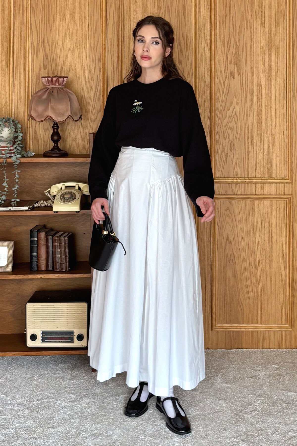 Beyaz Pile Detay Etek