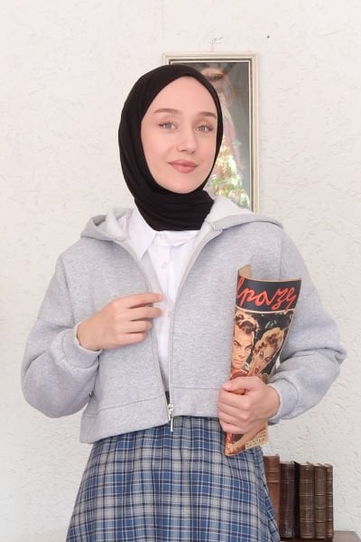 Gri 3 İplik Kapüşonlu Crop Hırka