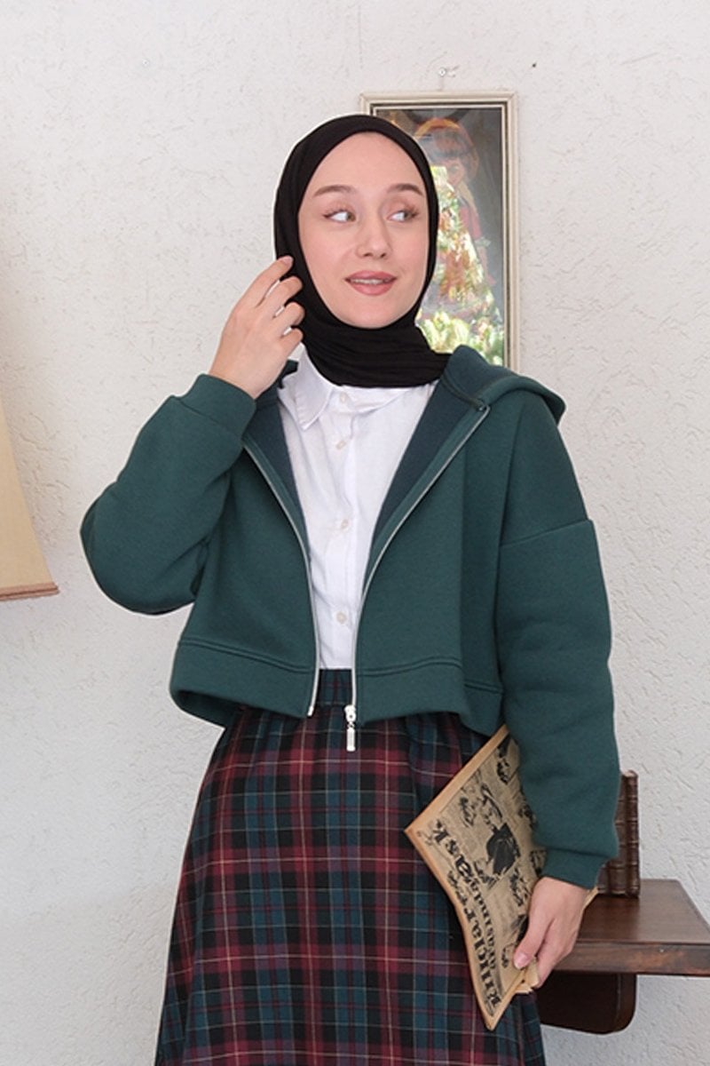 Zümrüt  3 İplik Kapüşonlu Crop Hırka