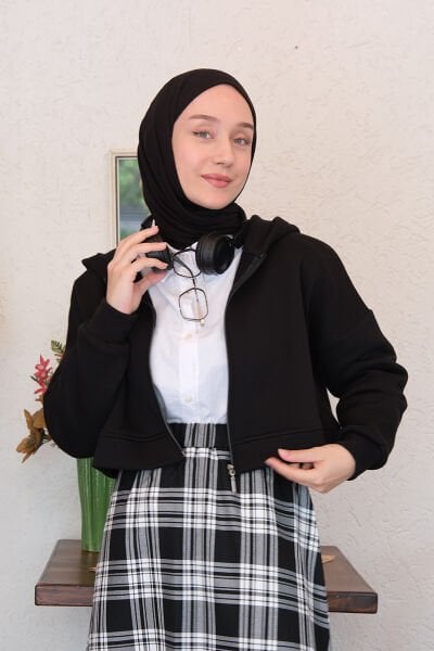 Siyah 3 İplik Kapüşonlu Crop Hırka