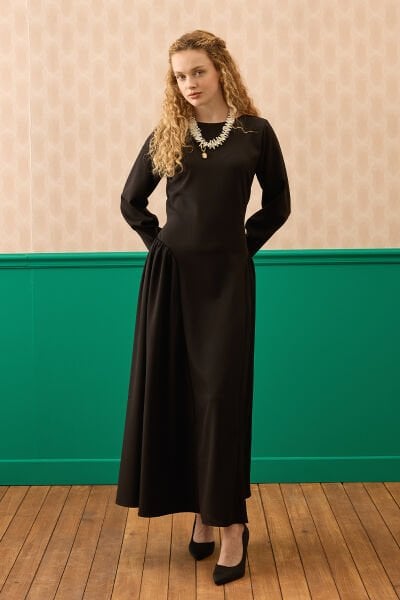 Siyah Pile Detay Elbise