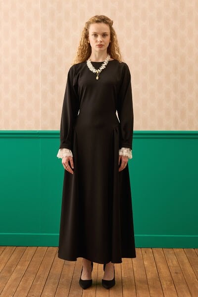 Siyah Krep Korsaj Detay Elbise