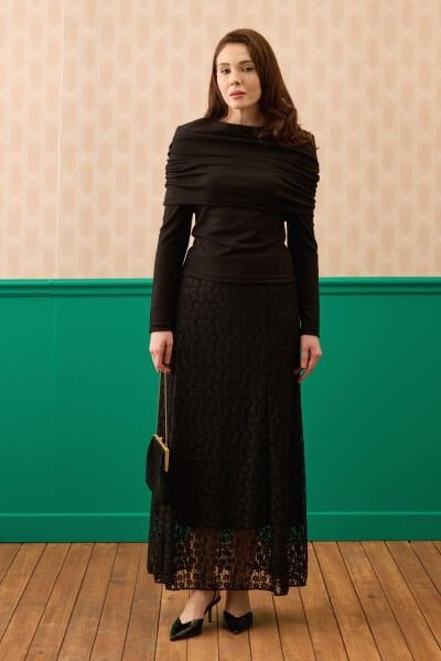 Siyah Oysho Büzgü Detaylı Bluz & Siyah Dantelli Kloş Etek Takım