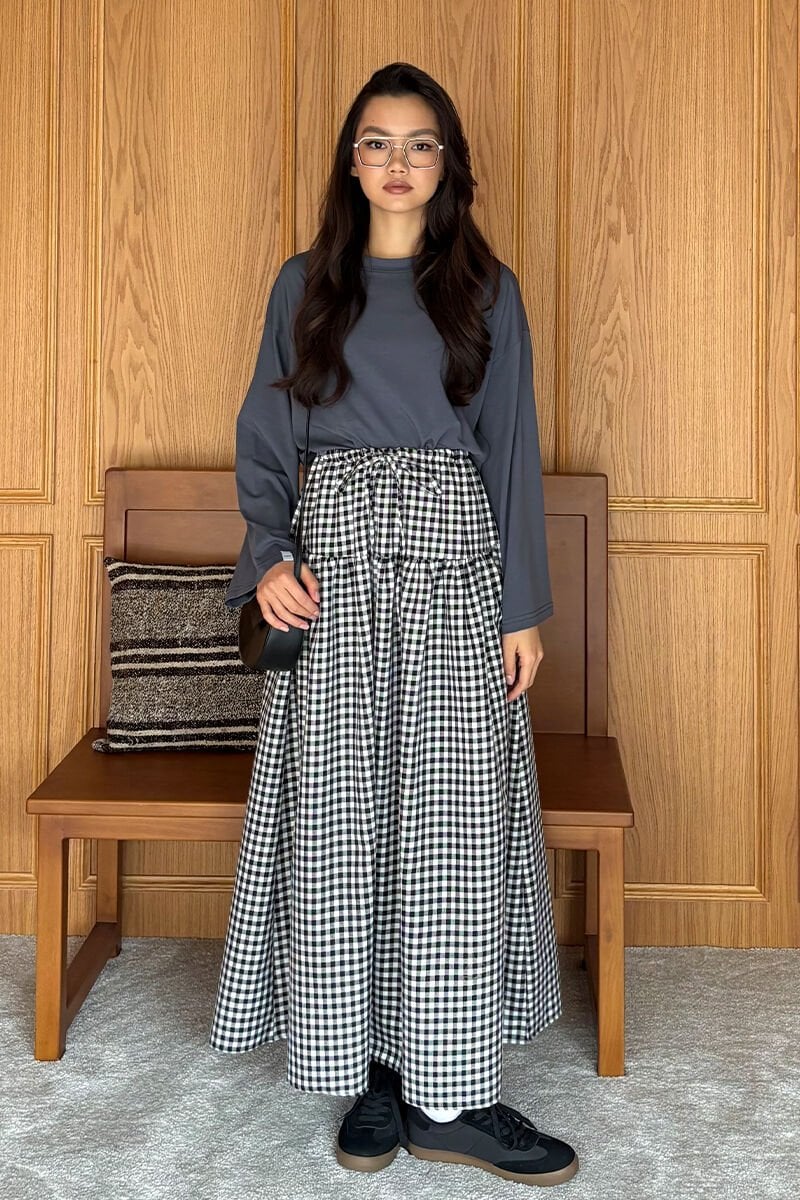 Siyah Pötikare Fırfır Detay Poliviskon Etek