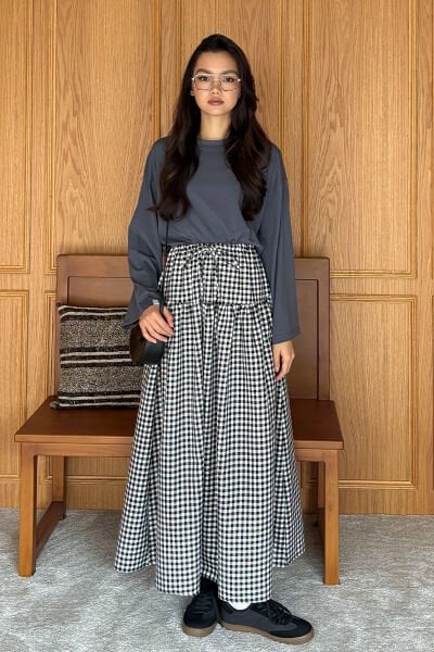 Siyah Pötikare Fırfır Detay Poliviskon Etek