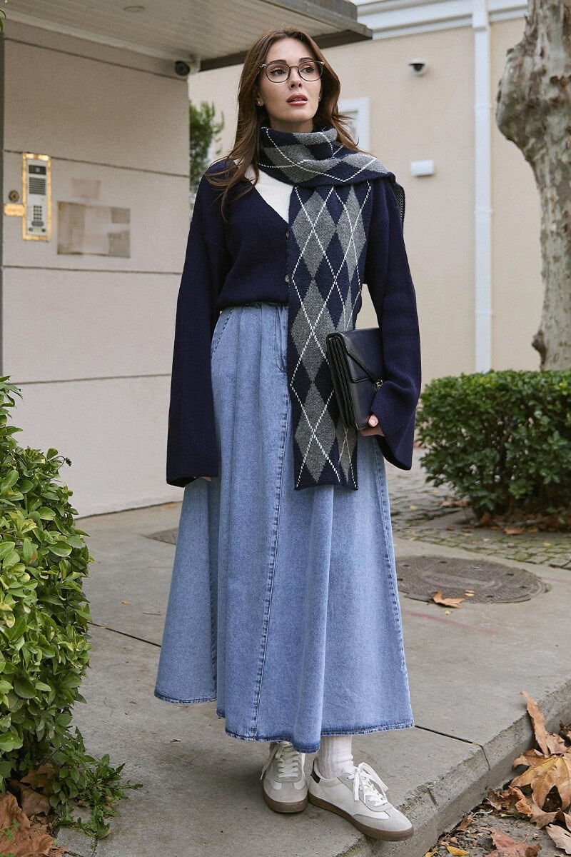 Lacivert İspanyol Kol Triko Hırka & Buz Mavisi Kot Tek Düğmeli Etek Takım