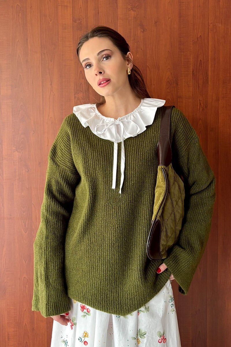 Zeytin Yeşili V Yaka Triko Kazak