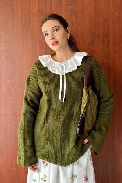 Zeytin Yeşili V Yaka Triko Kazak