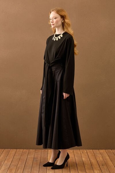 Siyah Koton Parçalı Etek