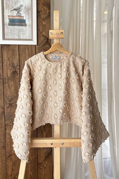 Karamel Püskül Detay Yarasa Kol Crop