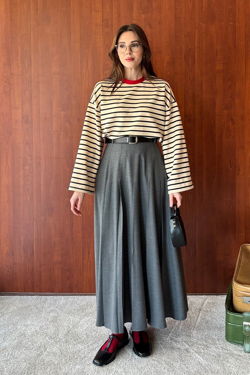 Kırmızı Yaka Siyah Çizgili Body & Antrasit Poliviskon Kolej Etek Takım