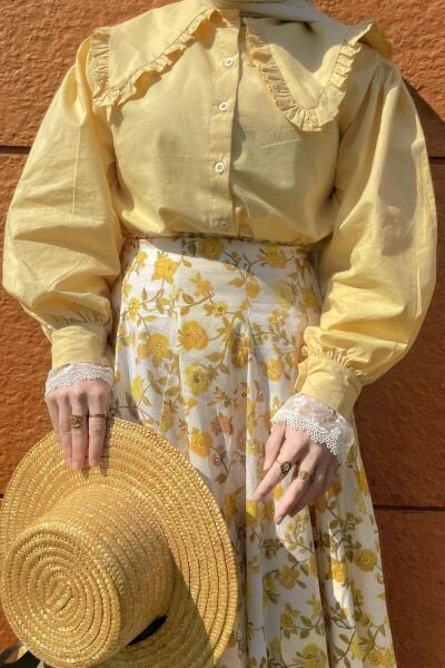 Tereyağ Sarısı Fırfır Yaka Crop Gömlek & Sarı Çiçek Desenli Parçalı Etek