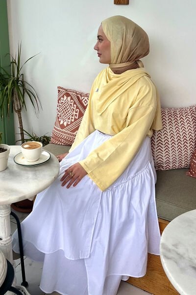 Tereyağ Sarısı Fularlı Body & Beyaz Koton Bohem Kat Etek