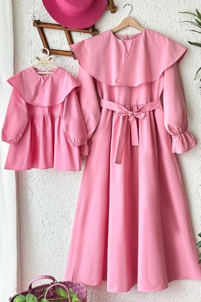 Anne - Çocuk Pembe Geniş Yaka Elbise Kombin