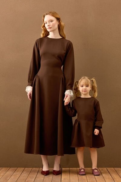 Acı Kahve Krep Pile Detay Anne Çocuk Elbise Takım