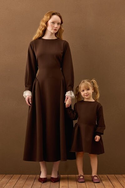 Acı Kahve Krep Pile Detay Anne Çocuk Elbise Takım