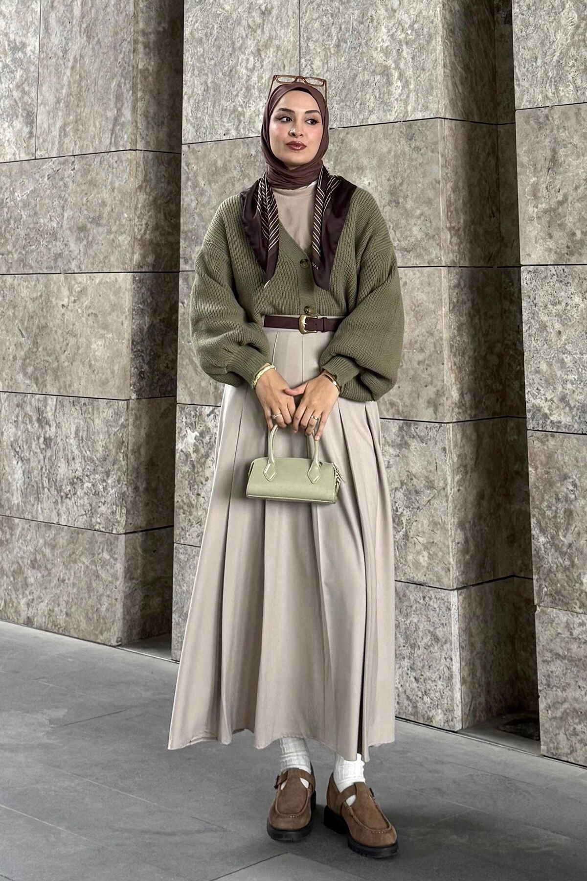 Küf Yeşili Balon Kol Triko Hırka & Vizon Poliviskon Kolej Etek Takım