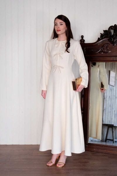 Ekru Fiyonk Detay Krep Elbise