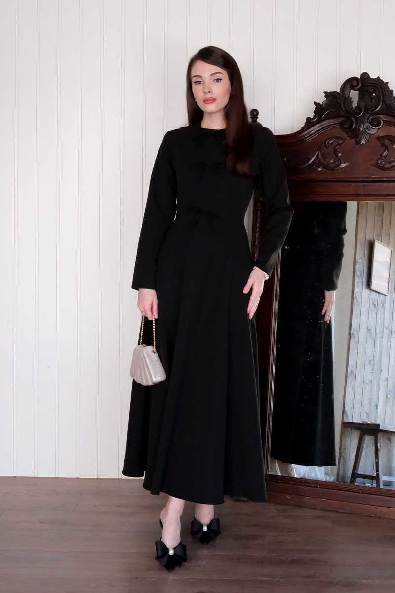 Siyah Fiyonk Detay Krep Elbise